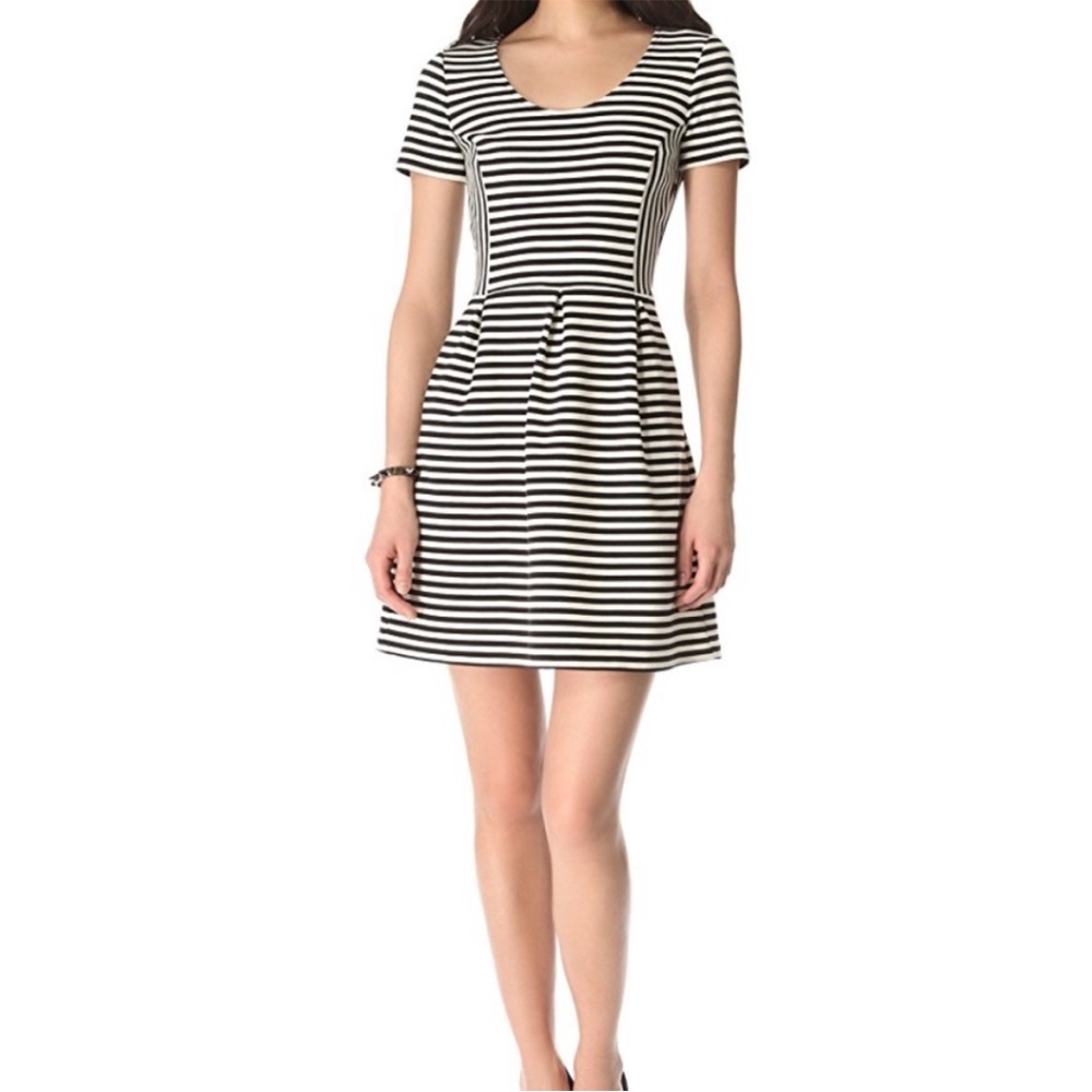 Madewell Short Sleeve A-Line Dress Black White Striped Size 8 Scoop Neck